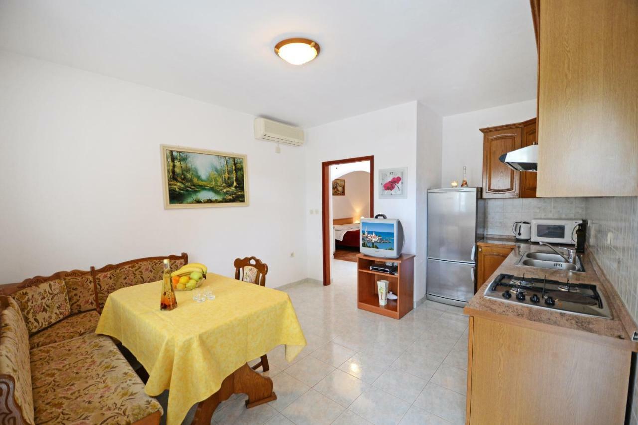 Apartmani Kramar Πόρετς Εξωτερικό φωτογραφία